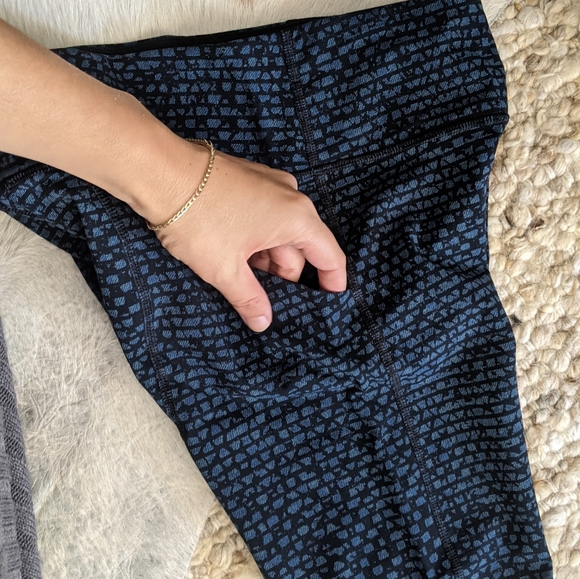 Lululemon crop leggings - Picture 5 of 7